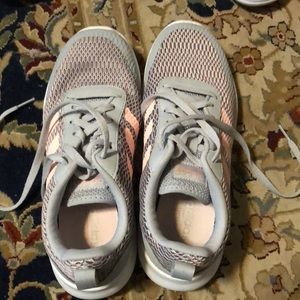 Women’s Adidas sneakers!